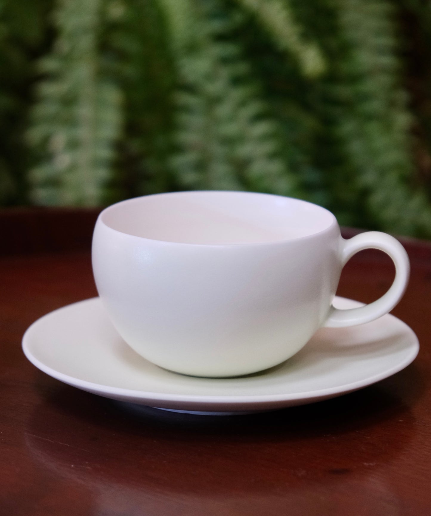 "YEZI" Studio Artisans Handcraft Egg Shape Cup and Saucer