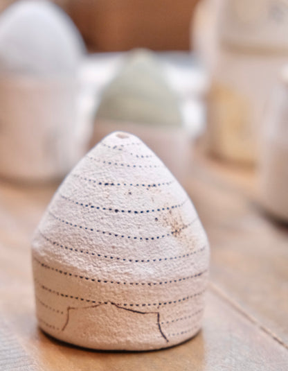 Artisans-hapun pottery 拜志睦子 Handmade Ceramic Tiny House