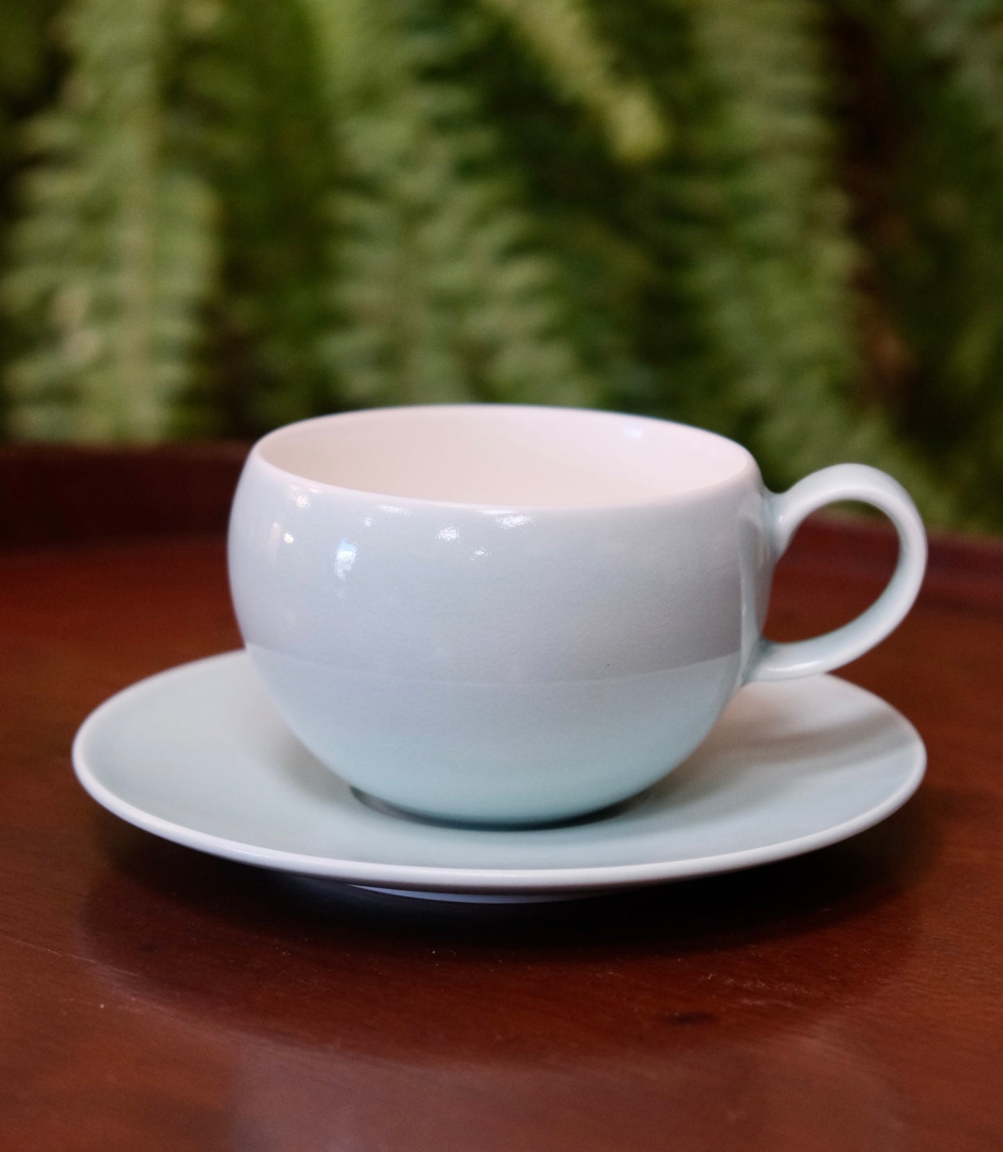 "YEZI" Studio Artisans Handcraft Egg Shape Cup and Saucer