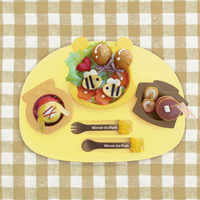 Japan made Winnie the pooh Kids Divided plate set