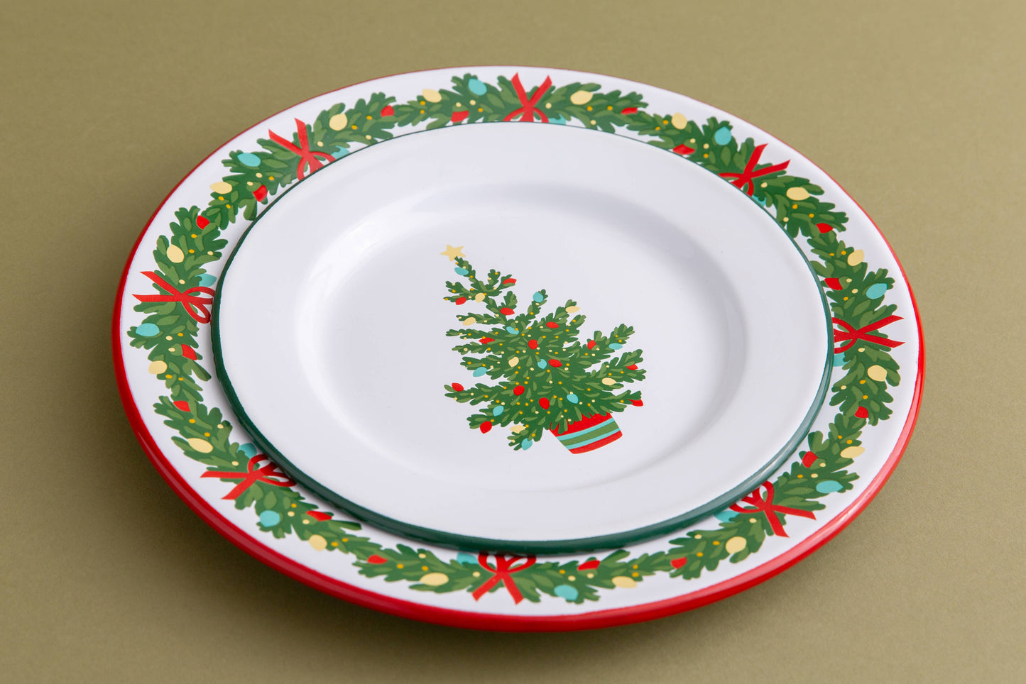 Helmsie x CCH Christmas Garland Enamelware Dinner Plate