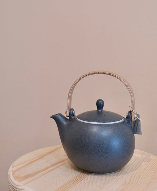 SALIU "YUI" Japanese Tea Pot/Black(600ml)