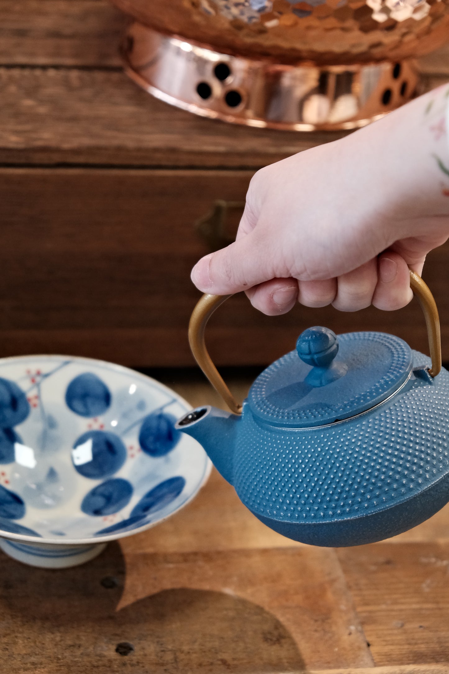 IWACHU Nambu Tekki Cast Iron 320ml “sky blue”Teapot （Gift Box）