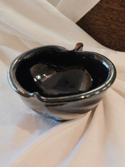 古谷浩一 Hirokazu Furutani Handmade Earthenware iron sprinkled apple bowl-Navy Glazed