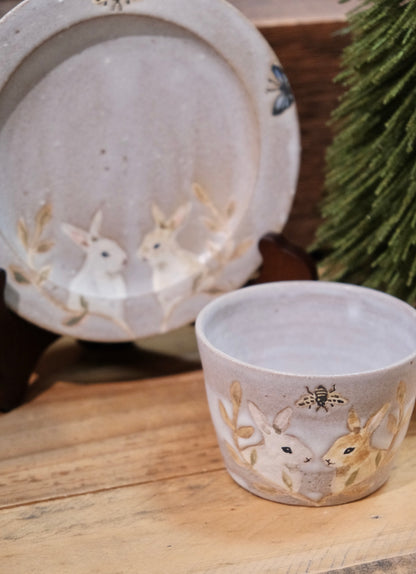 Artisans-森安幸代 Acne Pottery Studio Handmade Rabbit Cup and Saucer