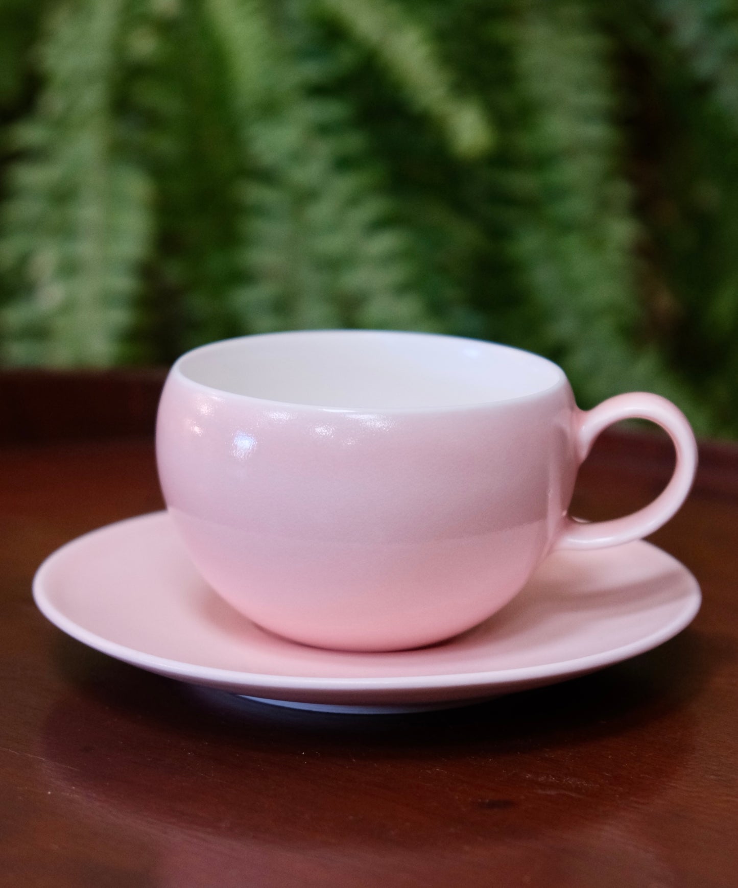 "YEZI" Studio Artisans Handcraft Egg Shape Cup and Saucer