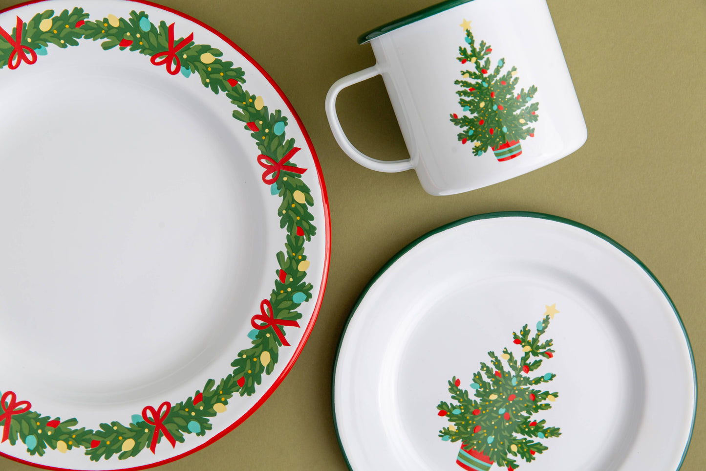 Helmsie x CCH Christmas Garland Enamelware Dinner Plate