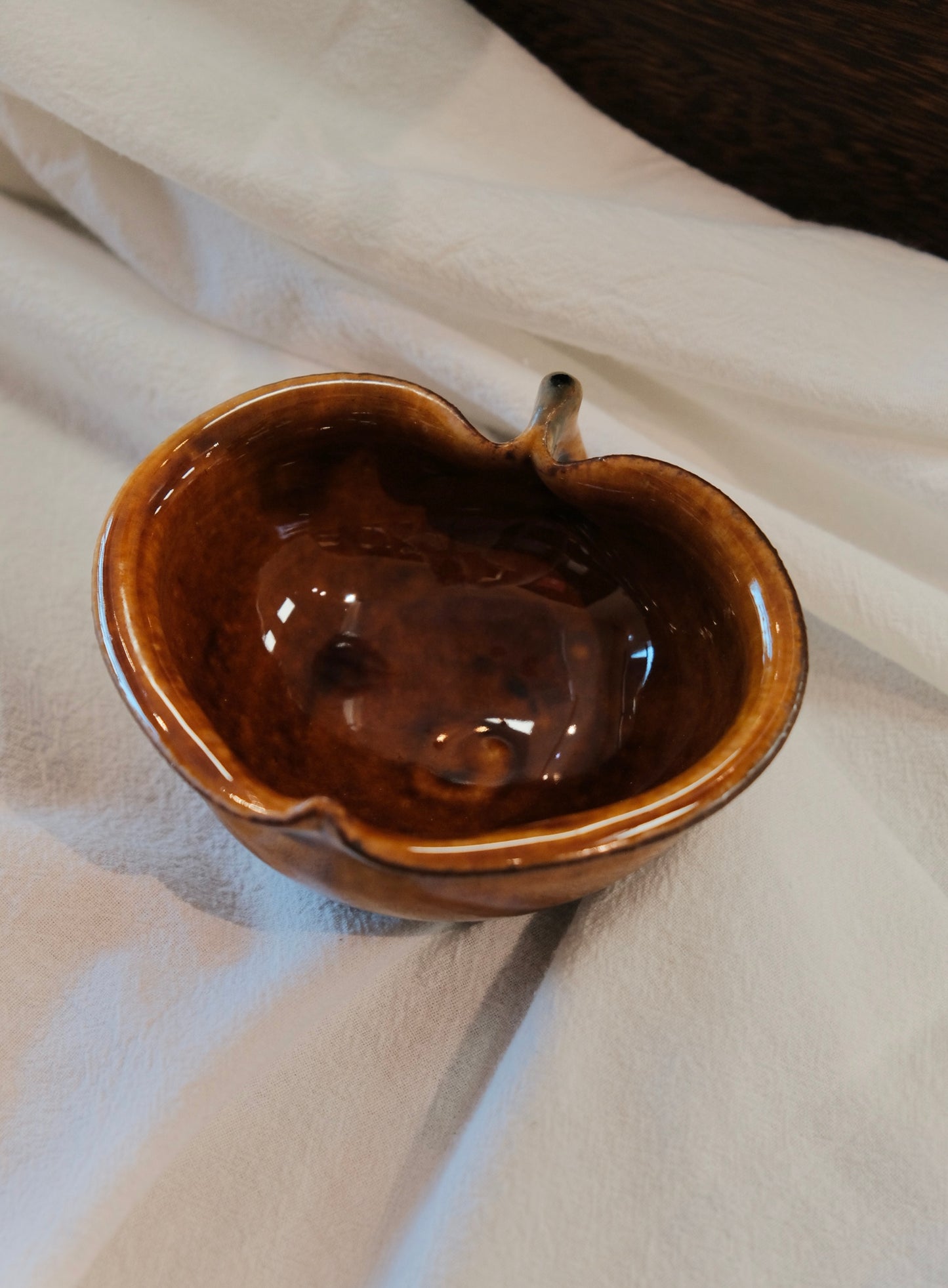 古谷浩一 Hirokazu Furutani Handmade Earthenware iron sprinkled apple bowl-Caramel Glazed