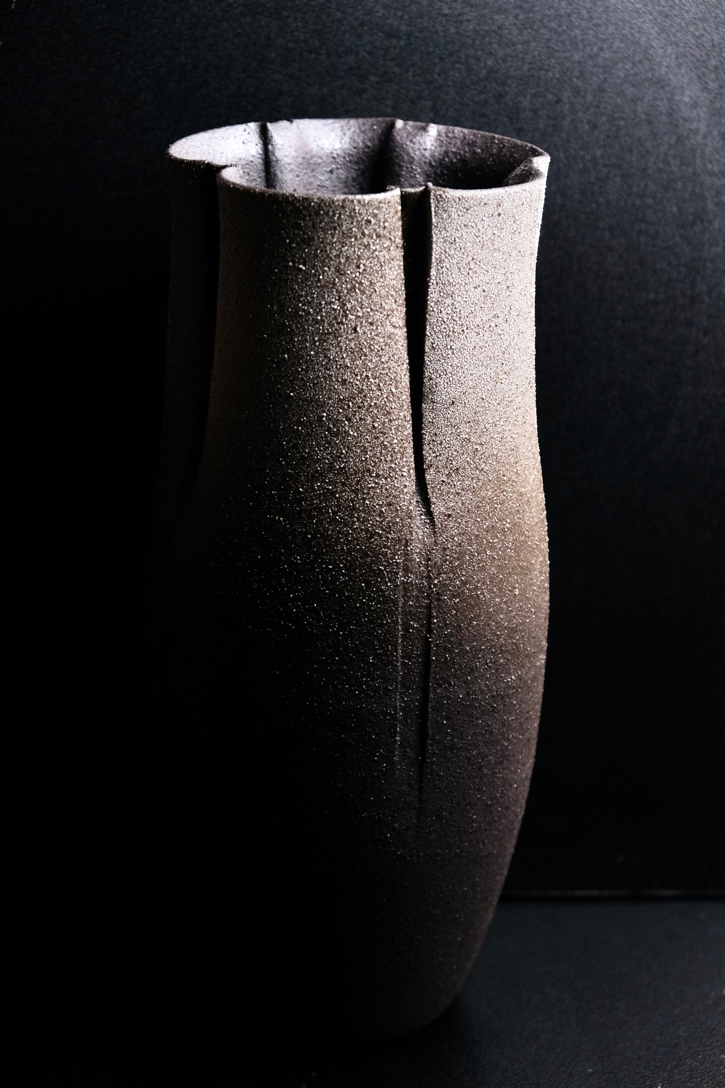 Shigaraki "Unmelted Snow" Long Vase (Gift Box)