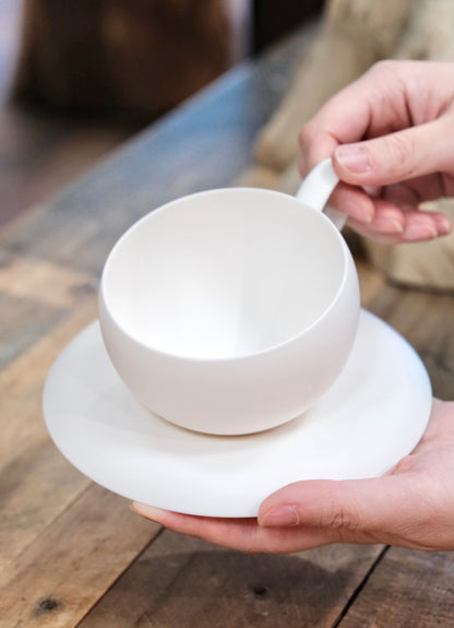 雲汀 Studio Handcraft Egg Shape Coffee/Tea Cup and Saucer Set (Gift box)