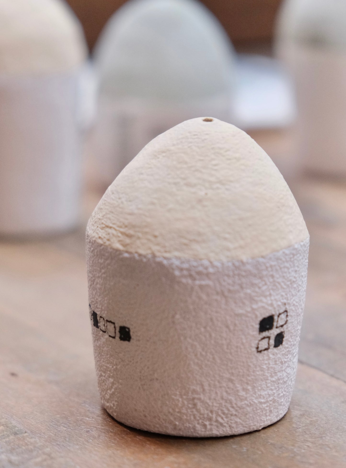 Artisans-hapun pottery 拜志睦子 Handmade Ceramic Tiny House