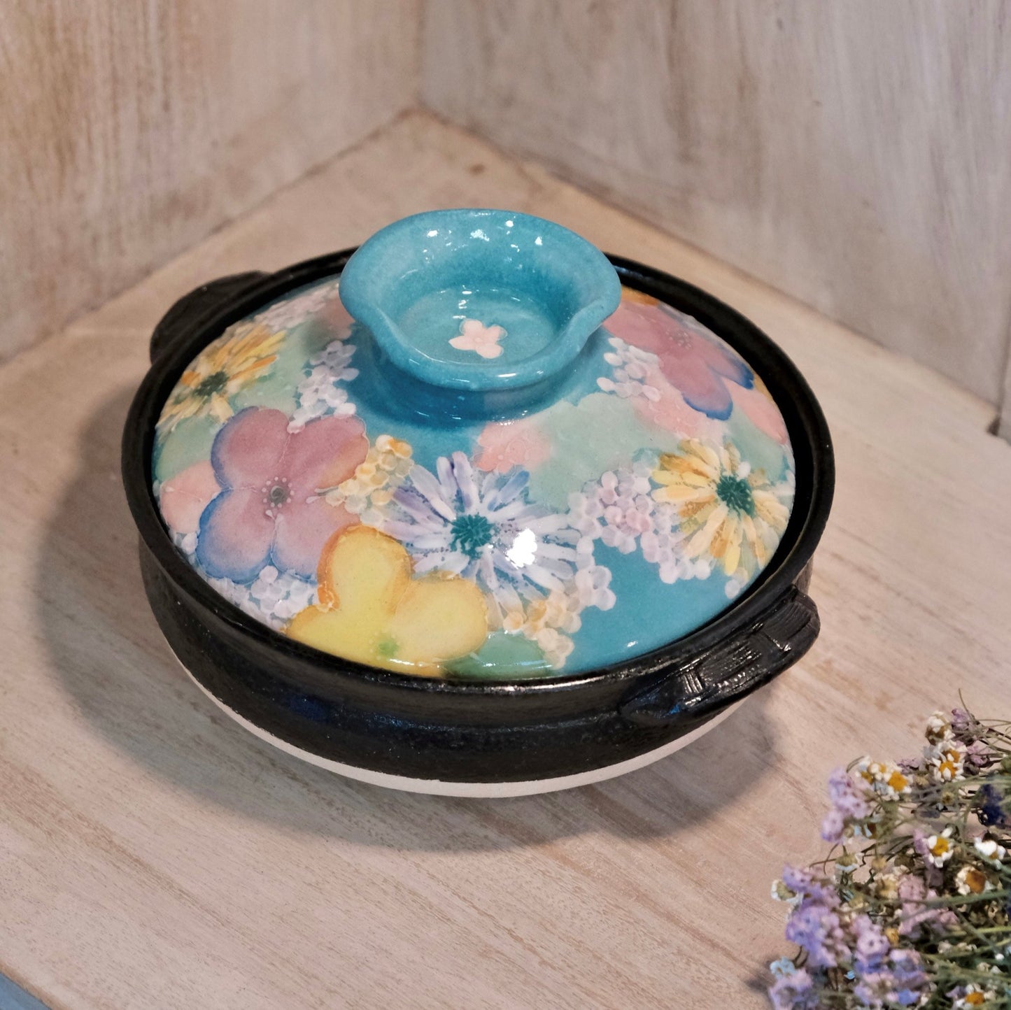 YUZURIHA FLOWER HANDMADE Flower Size 6 Donabe/0.9L Clay pot