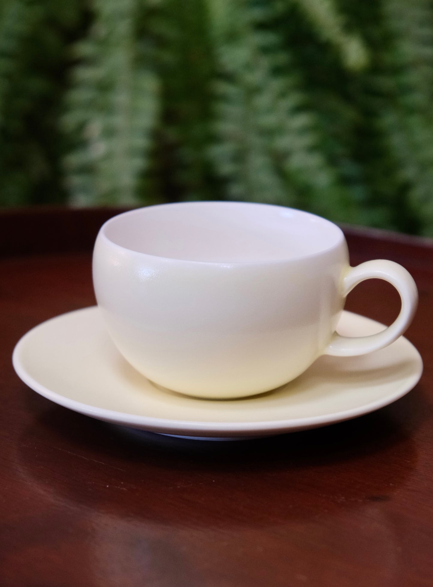 "YEZI" Studio Artisans Handcraft Egg Shape Cup and Saucer