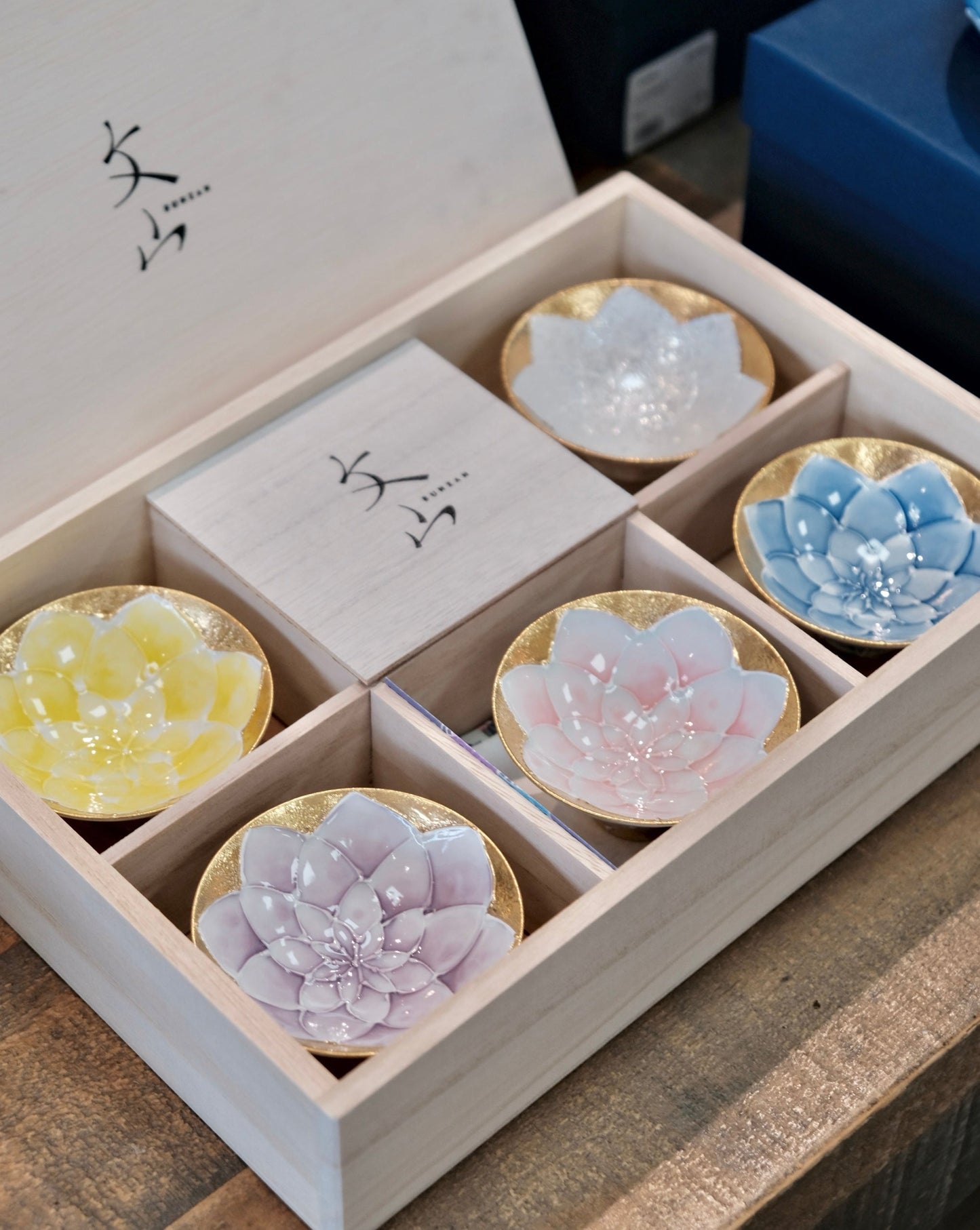 文山窯-Arita Yaki Peony Flower Tea Cups（Gift Box)