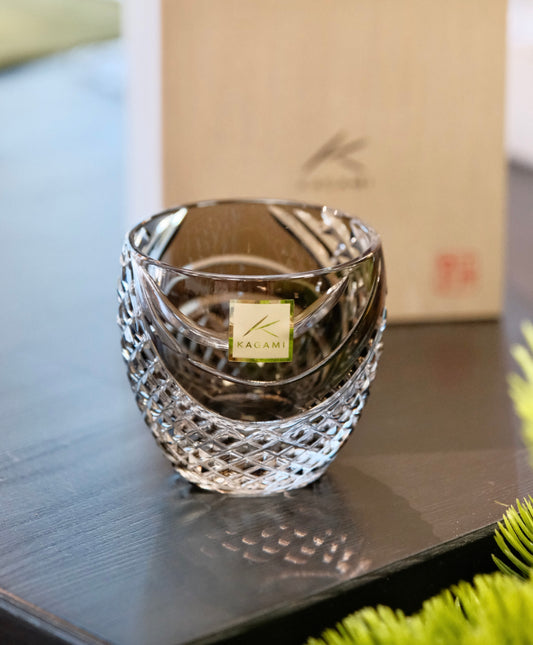 [KAGAMI CRYSTAL] | EDO KIRIKO | Fish Scales Stripe Sake Cup Black