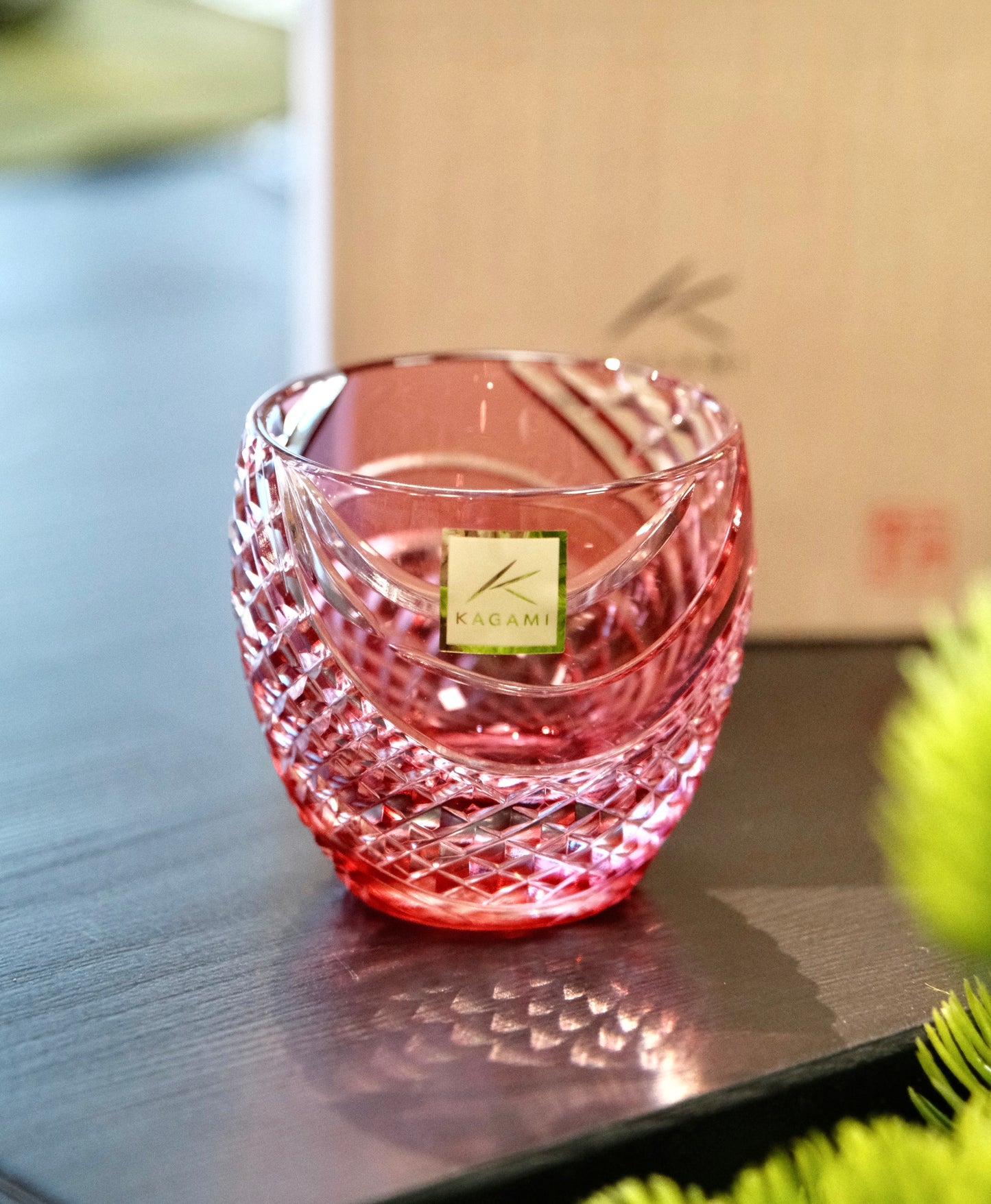 [KAGAMI CRYSTAL] | EDO KIRIKO | Fish Scales Stripe Sake Cup Red