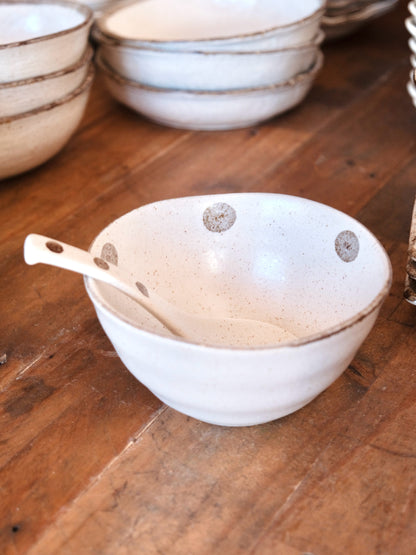SHIROKARATSU Mino Ware Ceramic Soup/Noodle Bowl (dots)