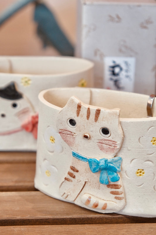Japan Handmade Ceramic Cat Round Incenses Holder Bowl (Gift Box)