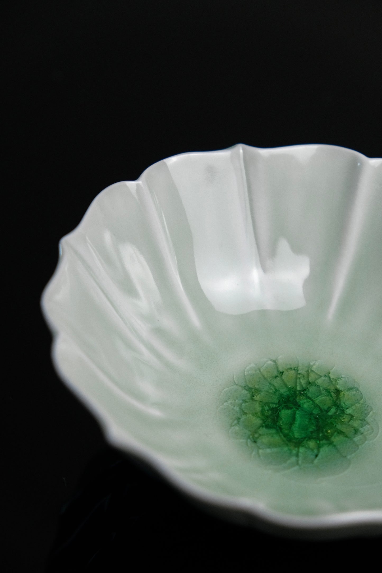 Hasami Ware 洸琳窯 Handmade Green Flower Bowl