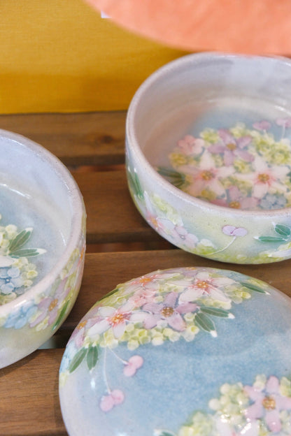 [Limited Edition] YUZURIHA FLOWER HANDMADE CERAMIC FLOWER TWO TIERS JUBAKO DISH BOX (#1)