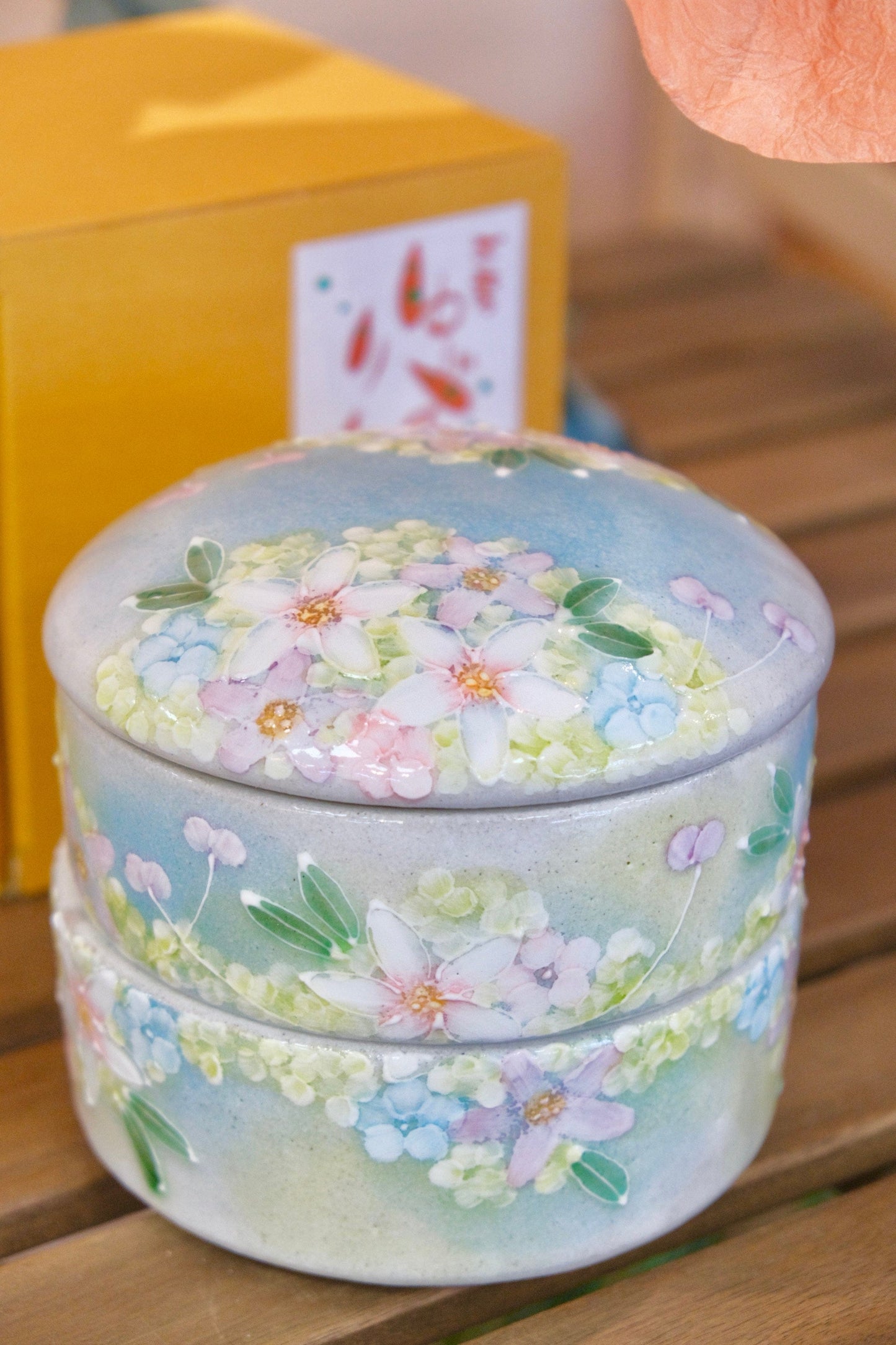 [Limited Edition] YUZURIHA FLOWER HANDMADE CERAMIC FLOWER TWO TIERS JUBAKO DISH BOX (#1)