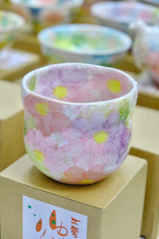 YUZURIHA FLOWER HANDMADE CERAMIC FLOWER TEA BOWL (GIFT BOX)